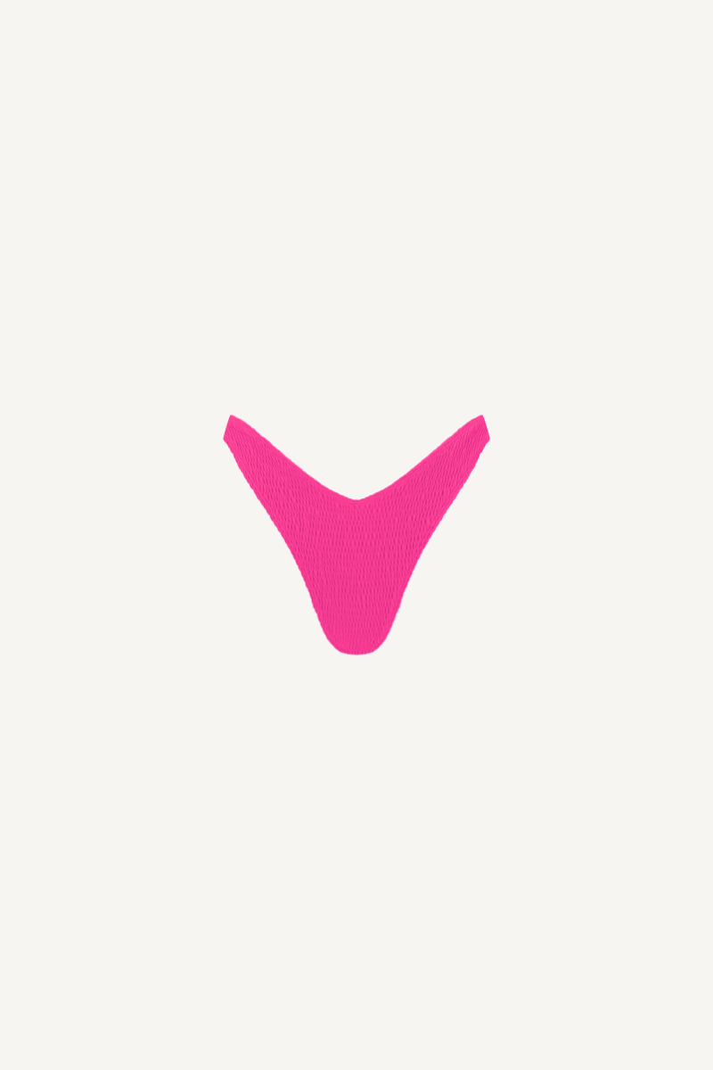 Sustainable swimwear pieces_Sustainable swimwear pink_Sustainable swimwear Belgium_Sustainable bikini pink_Sustainable bikini Belgium_Bikini pink_Pink bikini_Top bikini_Bikini pink Belgium_Fashion Belgium_Belgium designer_Catharina bottom_Catharina top_Belgium fashion designer